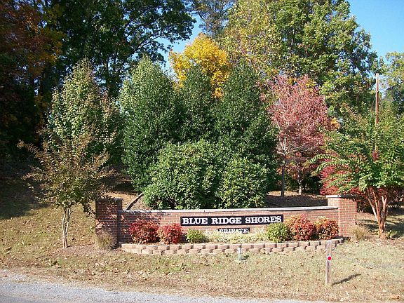 4th image of 77 Ellis Dr