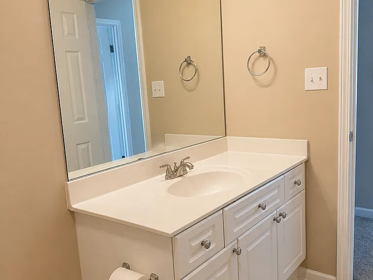 2nd floor vanity area