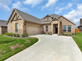 209 Douglas St, Red Oak, TX 75154
