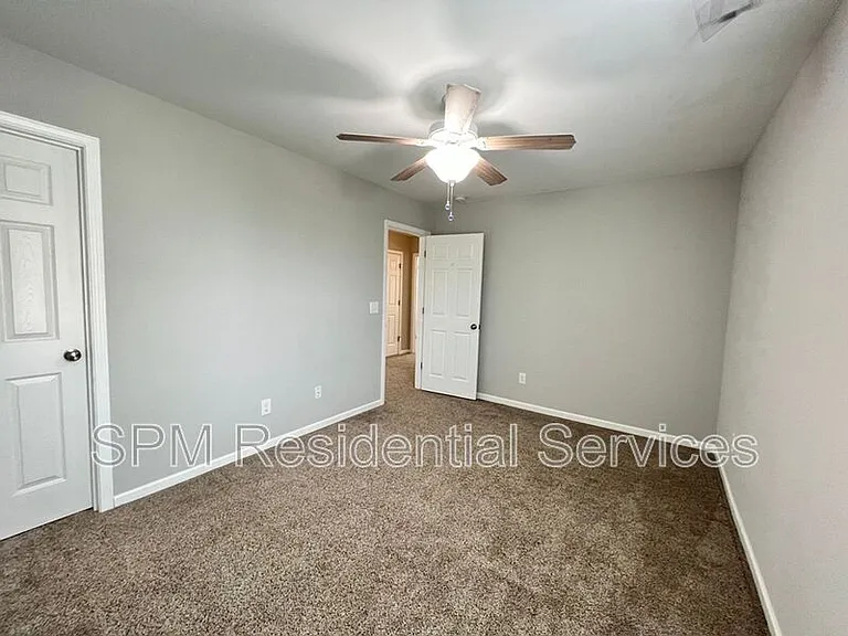 438 Riviera Dr — Photo 19