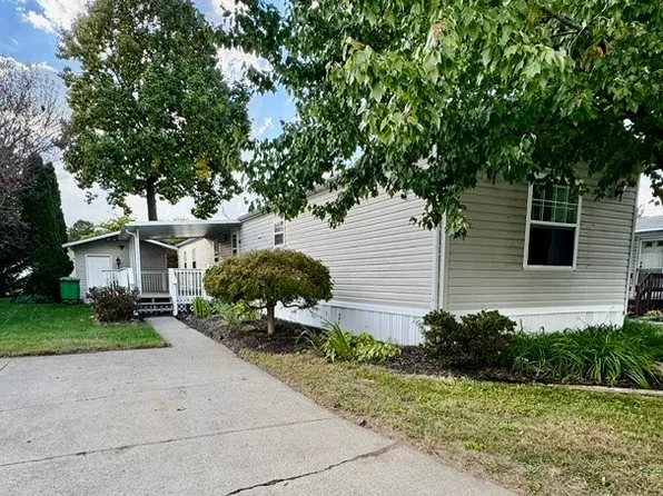 2656 Lake Breeze Dr, Madison, OH 44057
