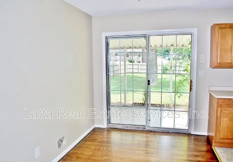 7315 Appleton Ave — Photo 5
