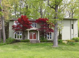 3064 Shadydale Ln, West Bloomfield, MI 48323