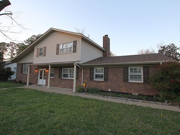 2nd image of 319 E Northfield Blvd