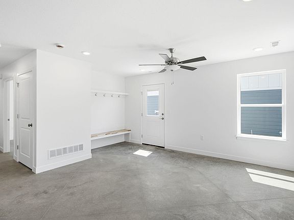 3rd image of 604 N Providence Rd #100