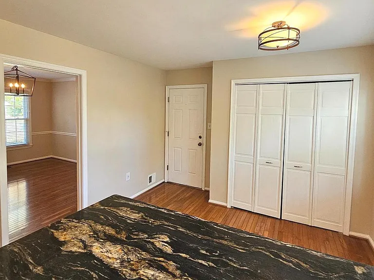 6413 Four Oaks Ln — Photo 14