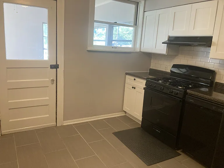 5318 Itaska St #1F — Photo 11