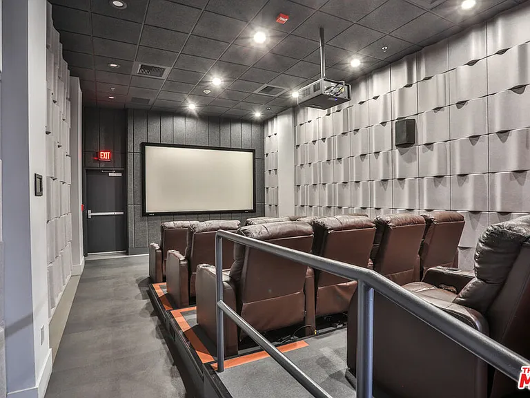 645 W 9th St #201 — Photo 9