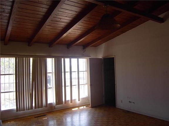 3rd image of 4151 N Stanton St
