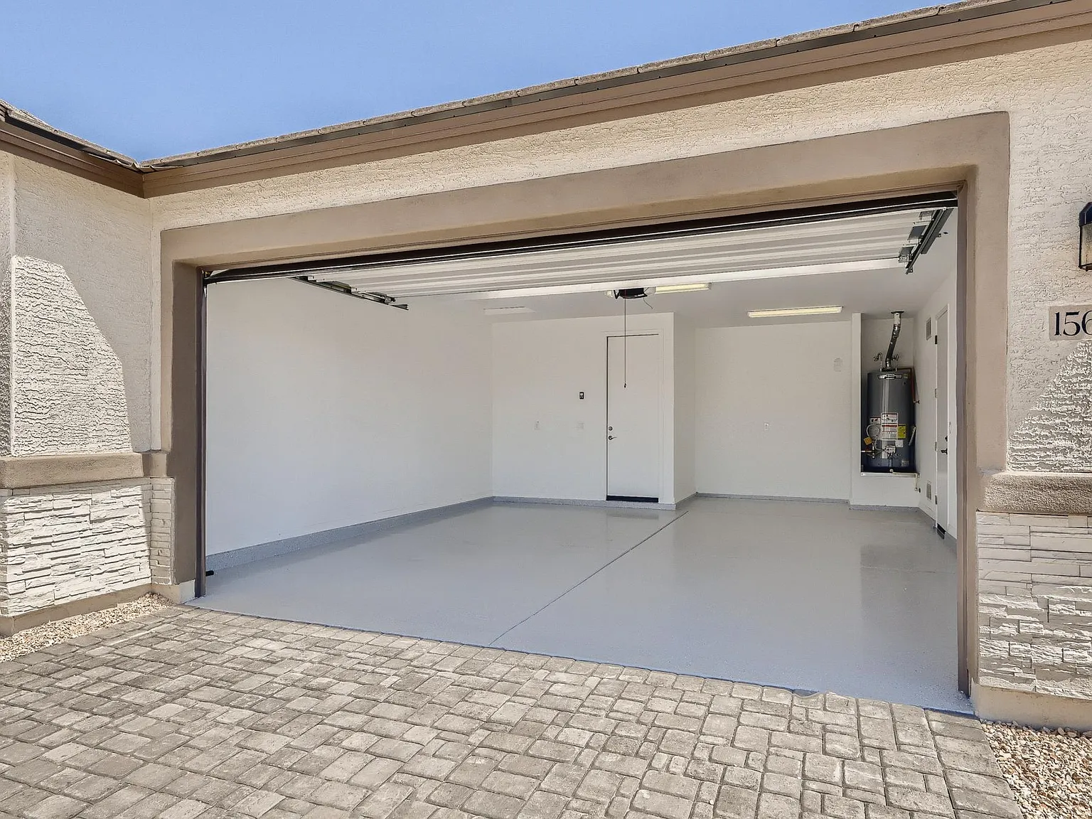 4 bed, 1840 sqft, $2,400 — Photo 4