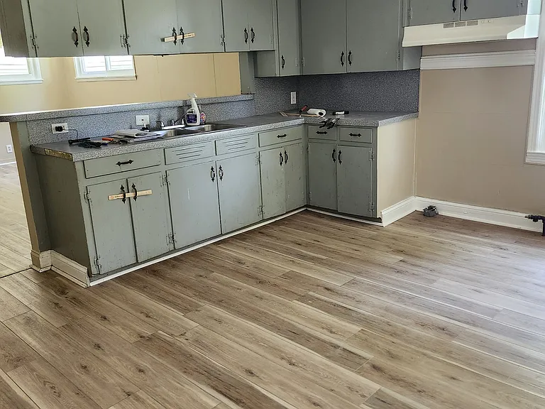 4823 Broadway Ave — Photo 4