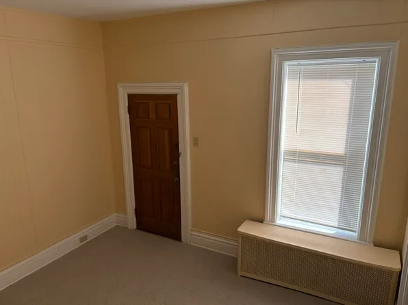 141 Congress St #1R, Cohoes, NY 12047