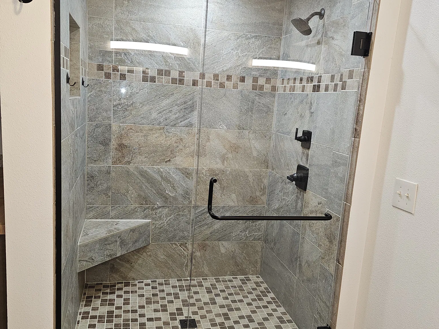 Studio, 650 sqft, $1,695 — Photo 3