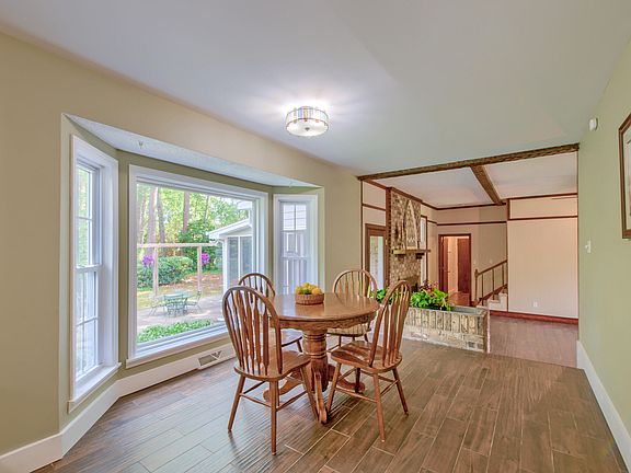4th image of 202 Hunt Club Dr