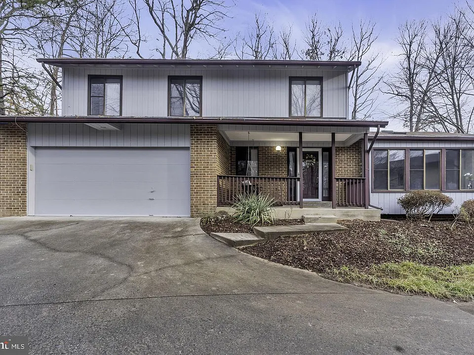 10422 Woodbury Woods Ct