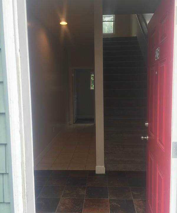 OVERSIZED TILED ENTRY