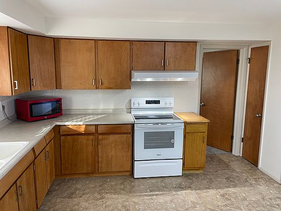 5th image of 4832 Arrowhead Dr