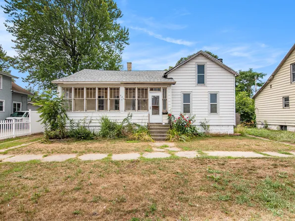 826 Elliott Ave, Grand Haven, MI 49417