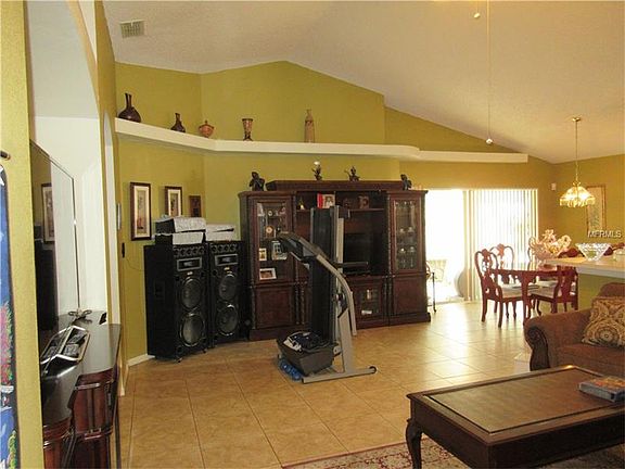 2nd image of 3203 Huntwicke Blvd
