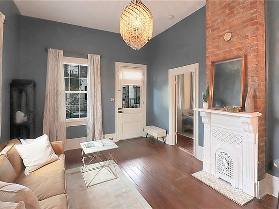 4th image of 8018 Hampson St