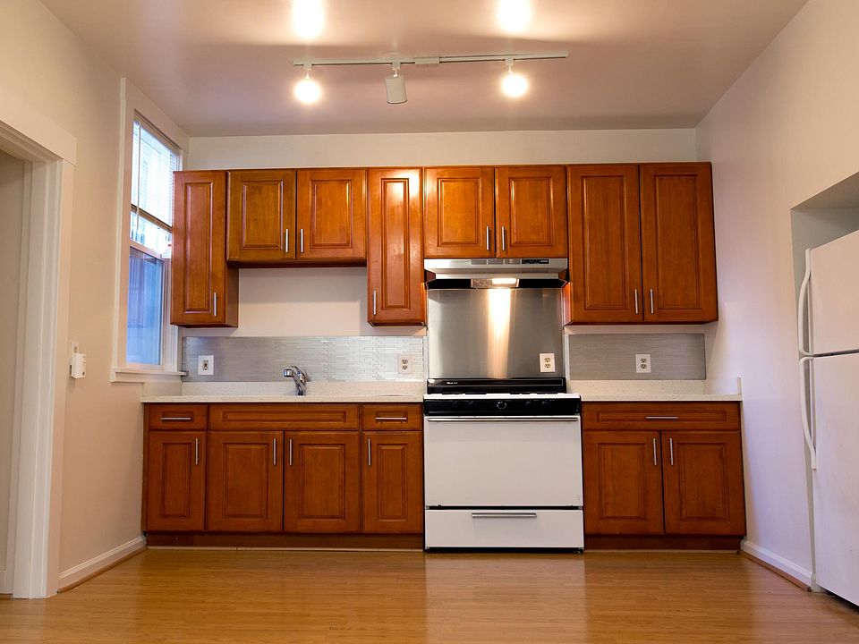 1st image of 590 17th Ave
