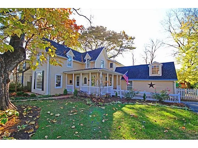 222 Baker Ave photo 1