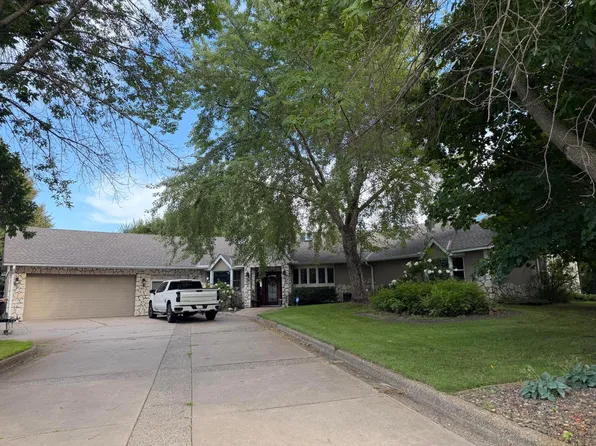 31813 Lakeview Dr, Cambridge, MN 55008
