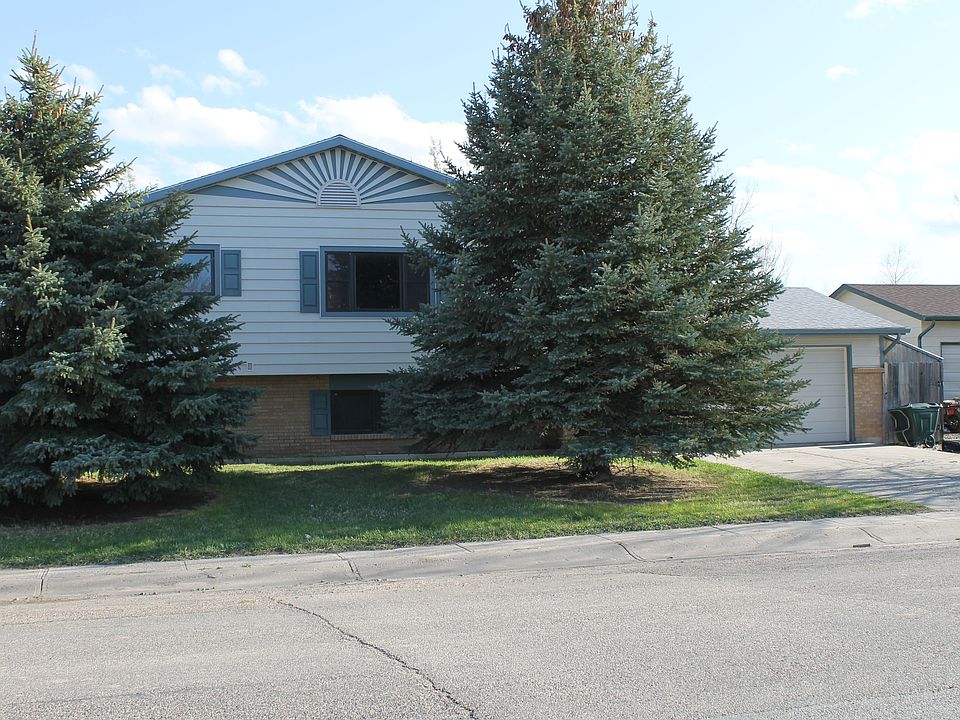 1st image of 1005 Leal St