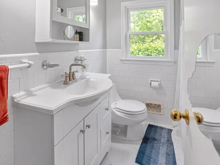 5703 Cromwell Dr — Photo 18