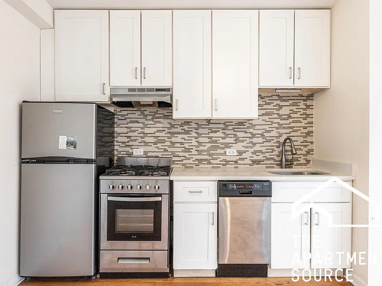 2520.5 W Leland Ave #5 — Photo 1