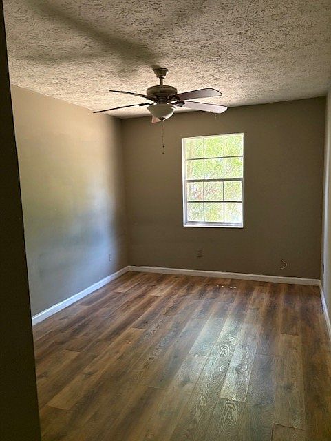 1st image of 829 Bradford Cir