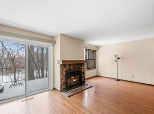 6680 Gretchen Ln N, Oakdale, MN 55128