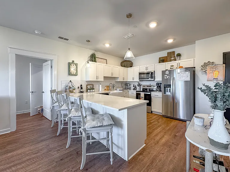 223 N Donalson St #34 — Photo 1