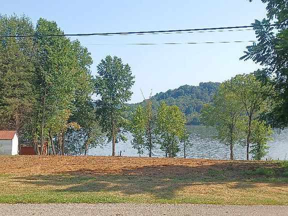 3rd image of 244 Willow Dr