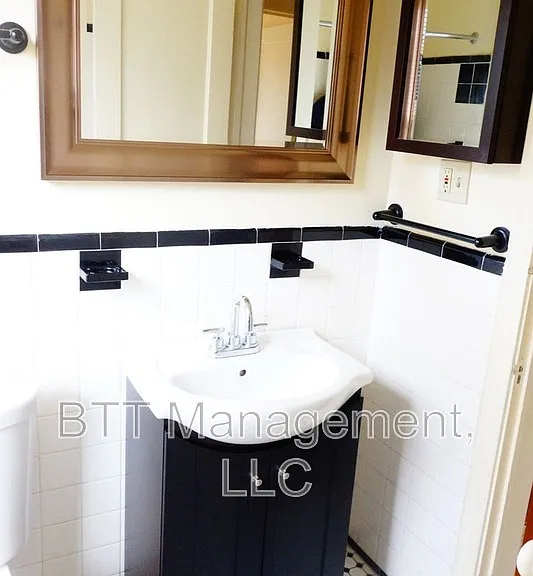 8400 Greenwood Ave #4 — Photo 19