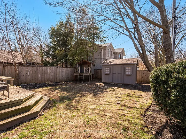 60 Thompson Ave — Photo 46