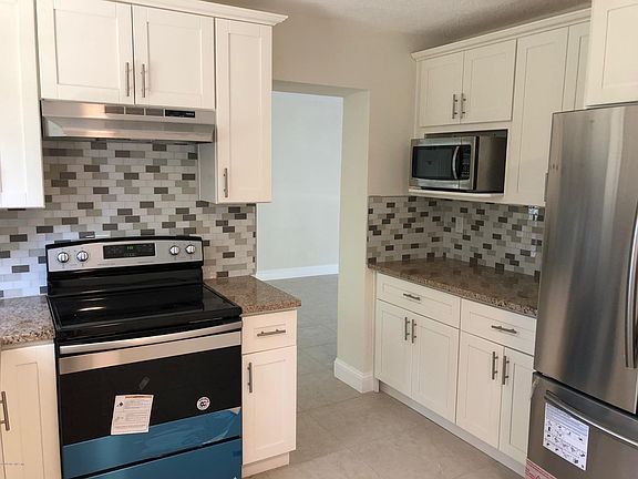 2nd image of 7712 Lazeau Dr