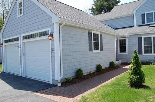 1st image of 20 Woodbine Cir