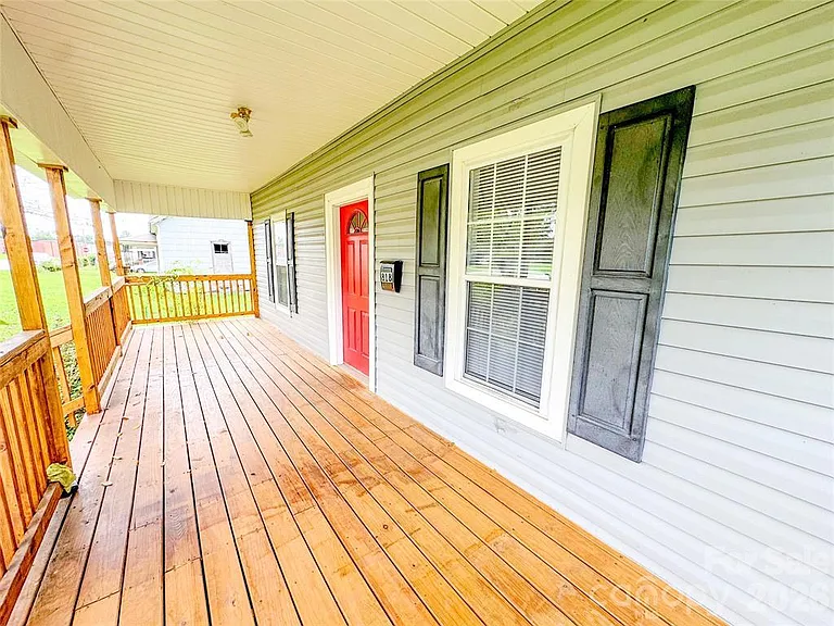 818 Grier St — Photo 2