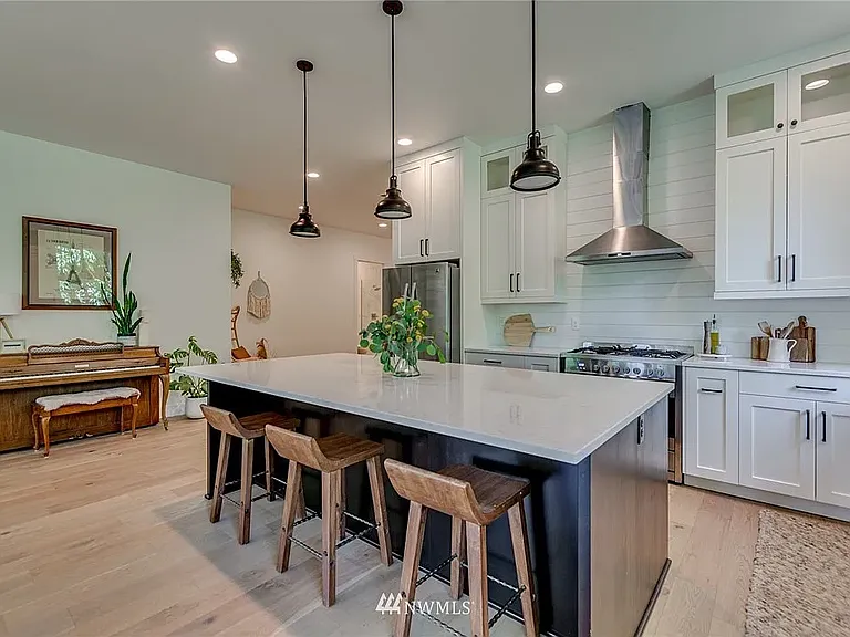 636 W U St — Photo 15