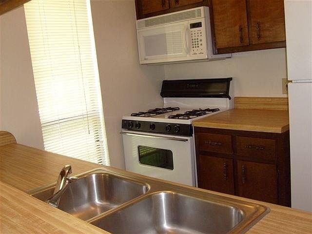 2nd image of 5619 Clay Ave
