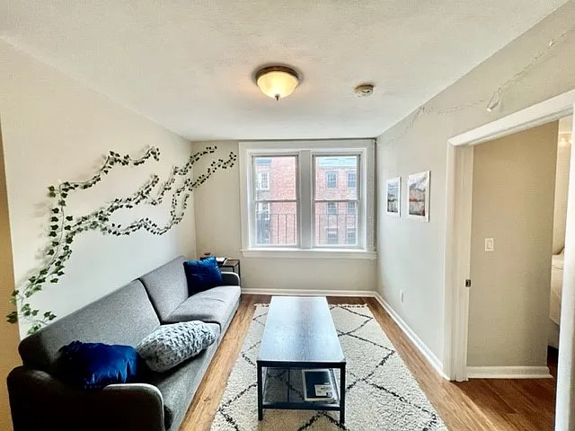 2 bed, 9999 sqft, $3,500 — Photo 4