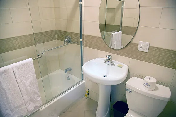 Rented by Easy Rental LLC | media 19