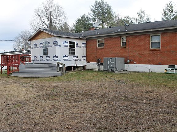 4th image of 71 Charles Ave