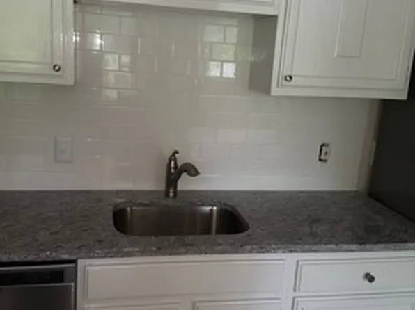 491 N Armistead St, Alexandria, VA