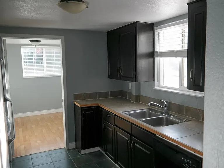 2110 King St — Photo 7