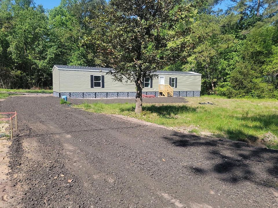 1st image of 121 Oak Log Lake Rd.