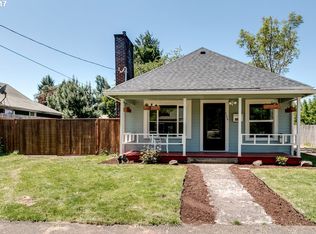 735 S 8th St, Cottage Grove, OR 97424