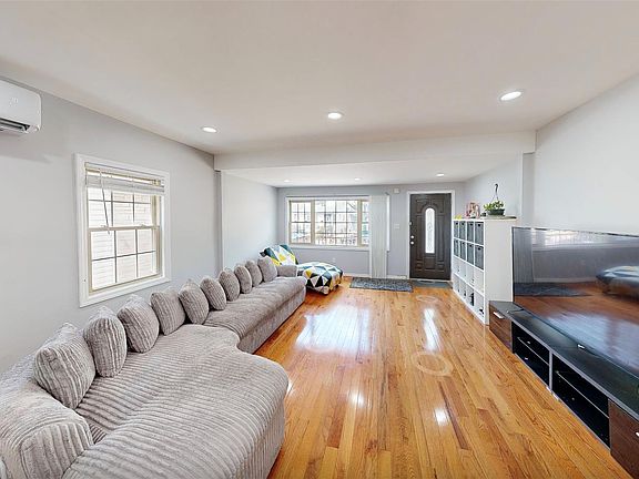 3rd image of 130-35 120th Street