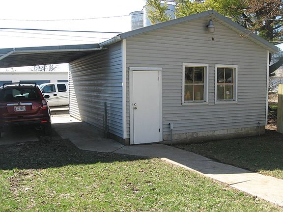 4th image of 305 W Baird St
